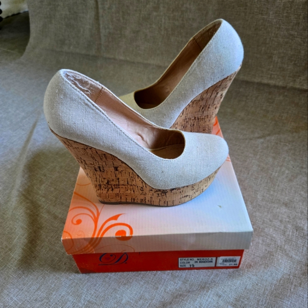 Nude corkscrew wedges
